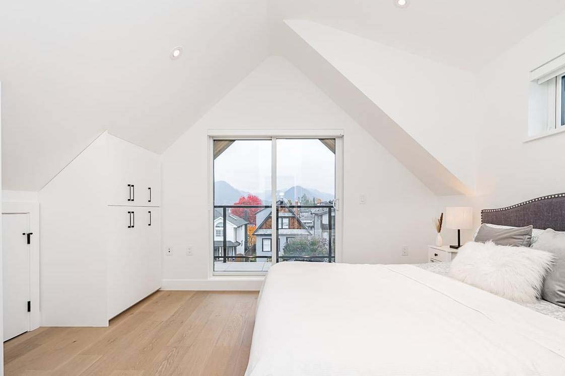 Modern modular duplex Vancouver — bedroom