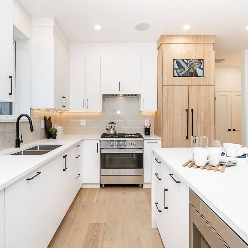 Modern modular duplex Vancouver — kitchen 2